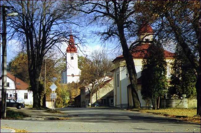 Kostel, kaple a horn kana